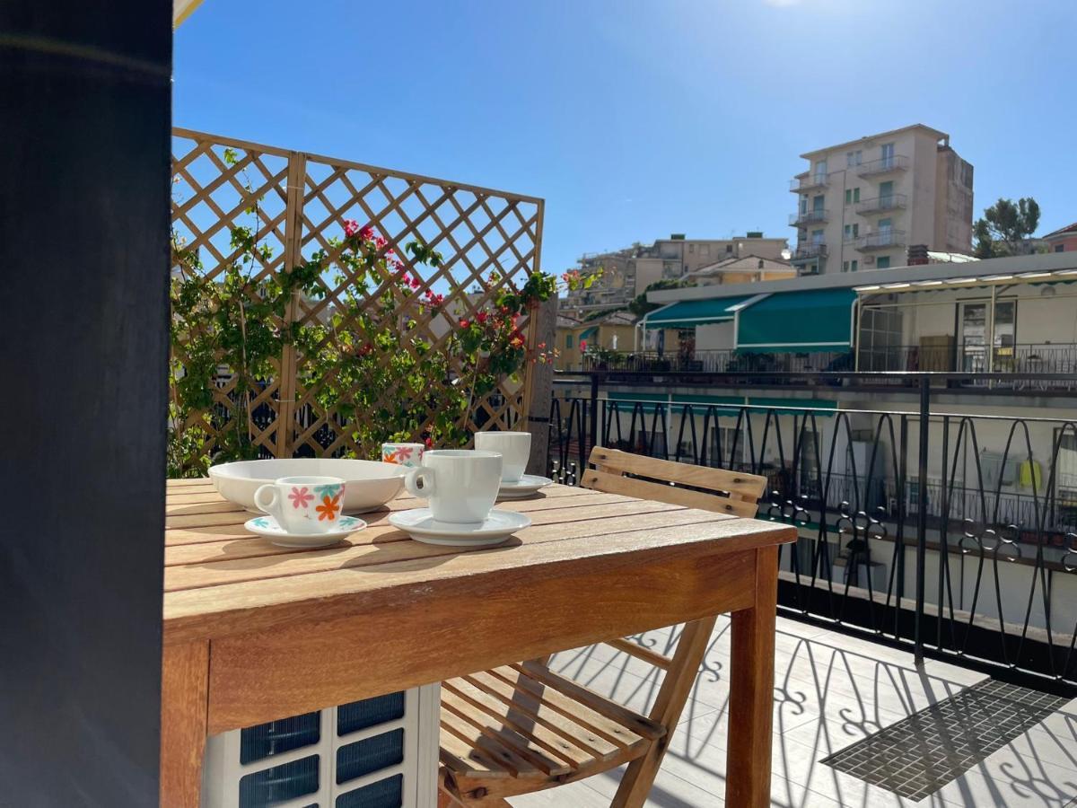 Wh - Cuore Home - Attico Monolocale Con Parcheggio Gratuito - 5 Minuti Dal Centro - Wifi Sanremo Exterior foto